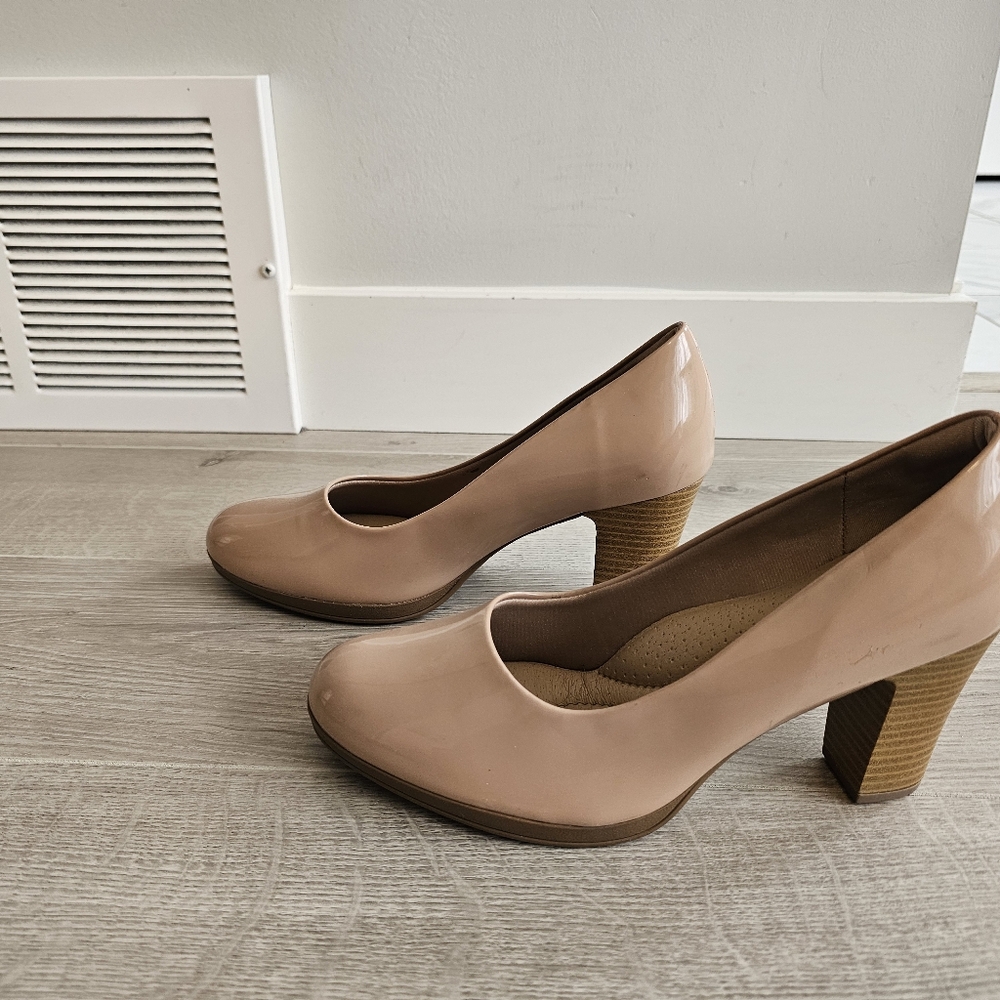 Elegant Nude Block Heel Pumps Piccadilly
